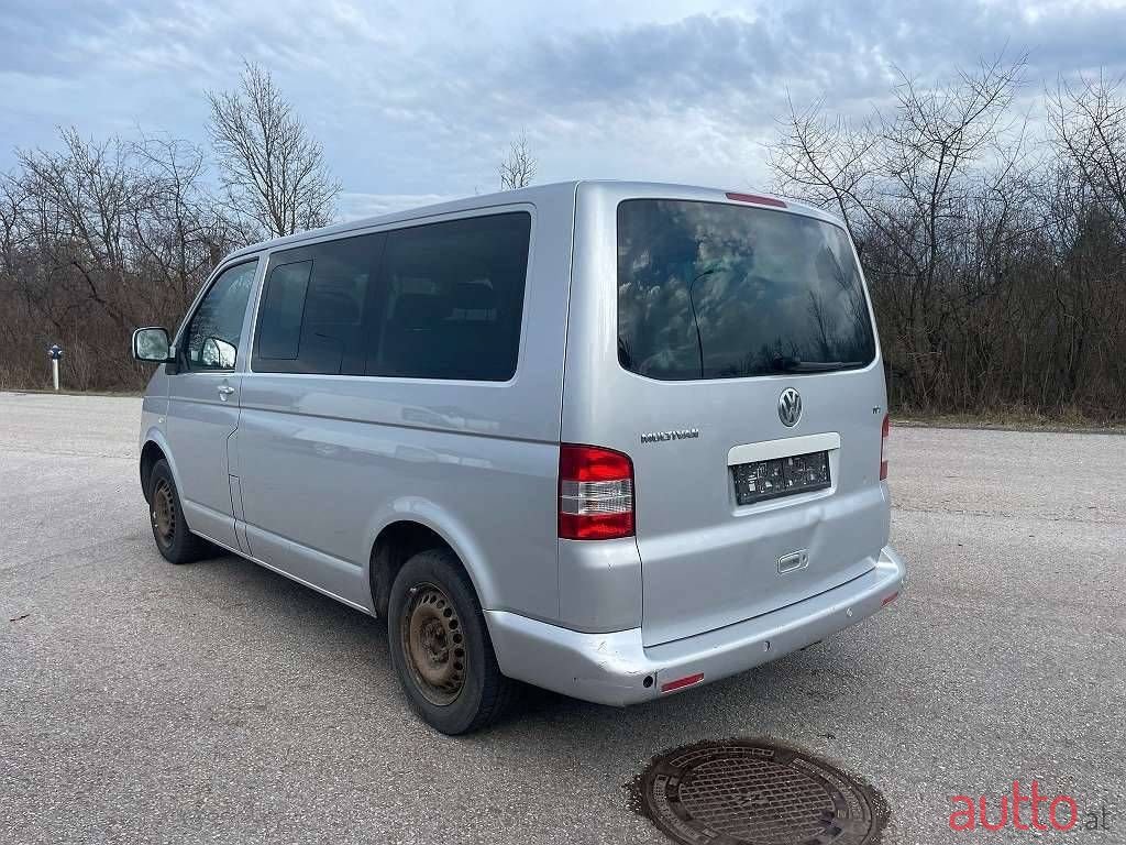 2008' Volkswagen Multivan photo #5