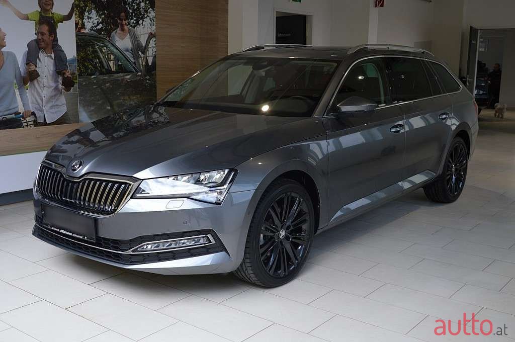 2023' Skoda Superb photo #1