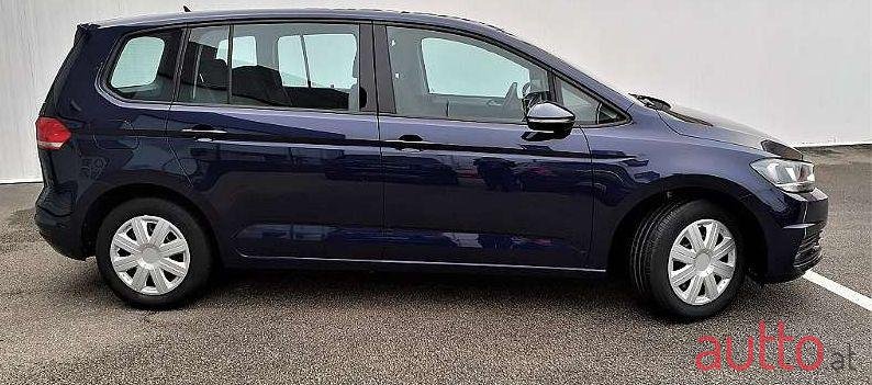 2016' Volkswagen Touran photo #1