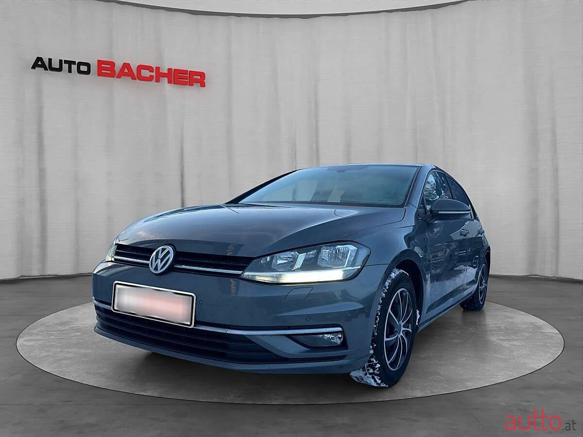 2019' Volkswagen Golf photo #1