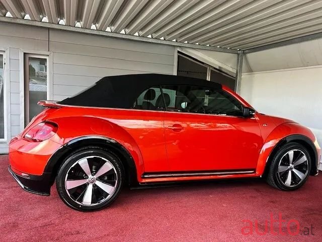 2017' Volkswagen Beetle photo #5