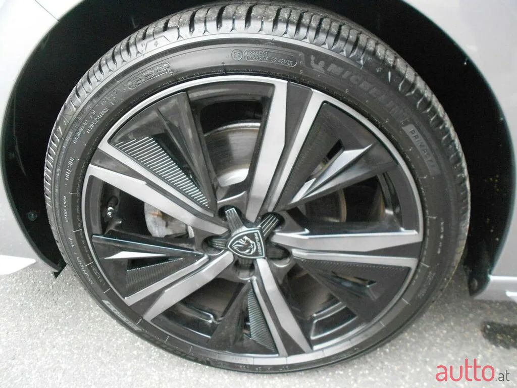 2023' Peugeot 308 photo #6