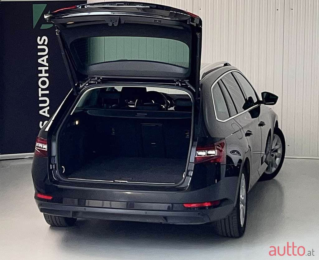 2019' Skoda Superb photo #4