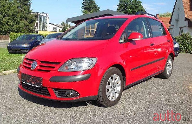 2007' Volkswagen Golf photo #1