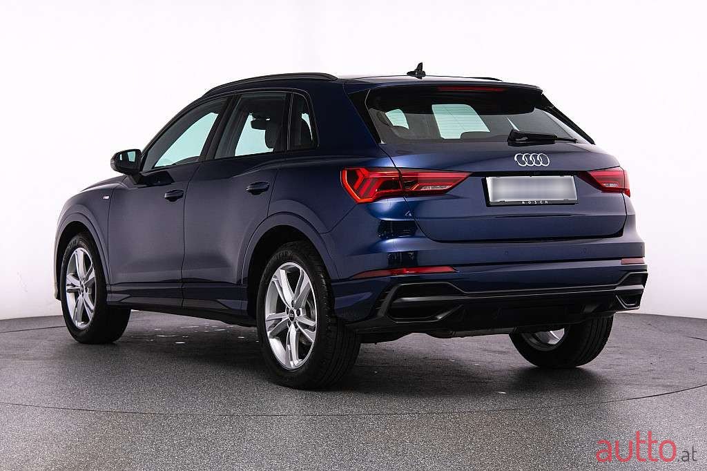 2022' Audi Q3 photo #3