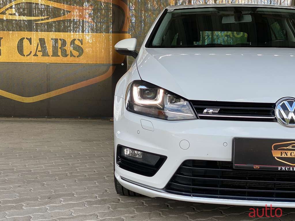 2015' Volkswagen Golf photo #5