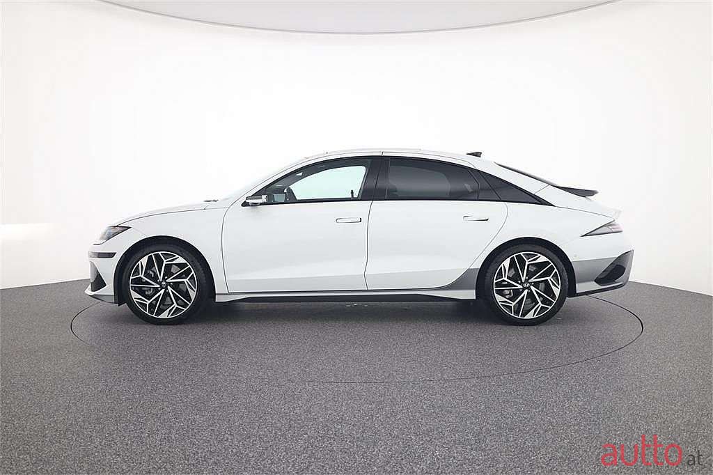 2023' Hyundai Ioniq 6 photo #1