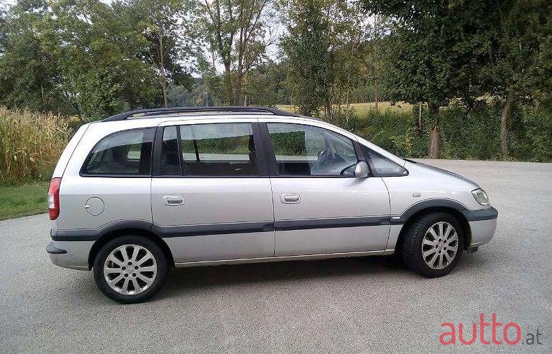 2003' Opel Zafira photo #1