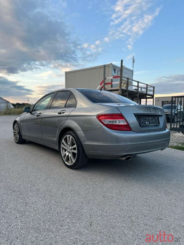 2011' Mercedes-Benz C-Klasse photo #4