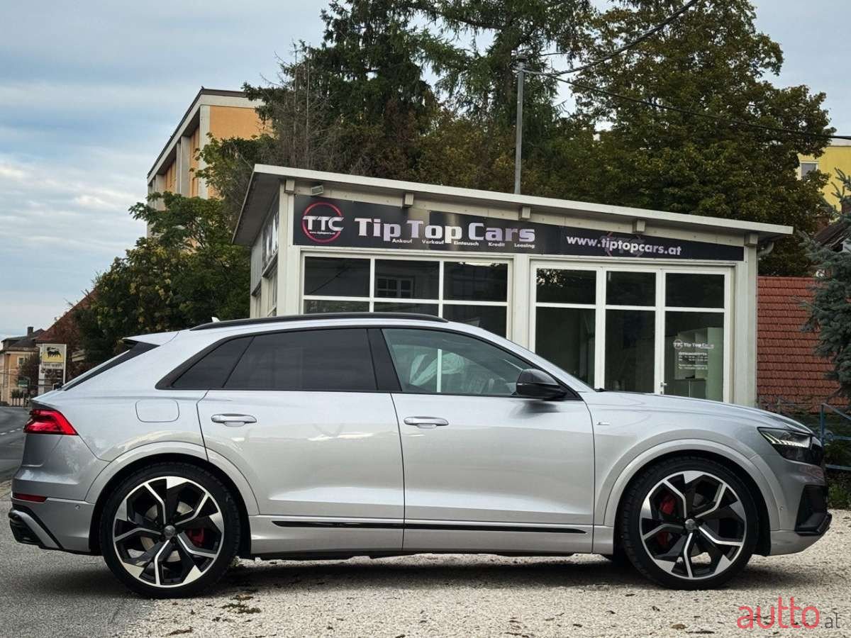 2019' Audi Q8 photo #2
