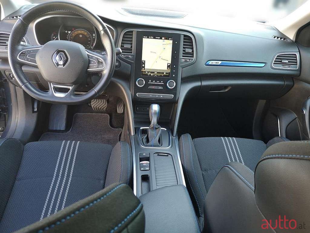 2020' Renault Megane photo #2