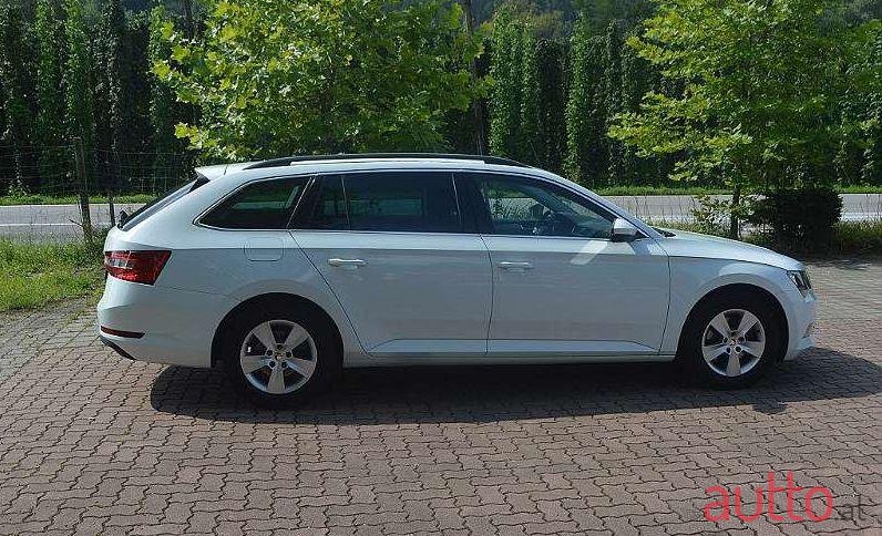 2016' Skoda Superb photo #1