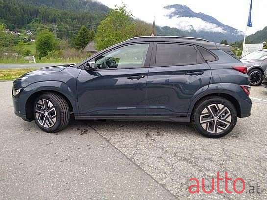 2023' Hyundai Kona photo #3