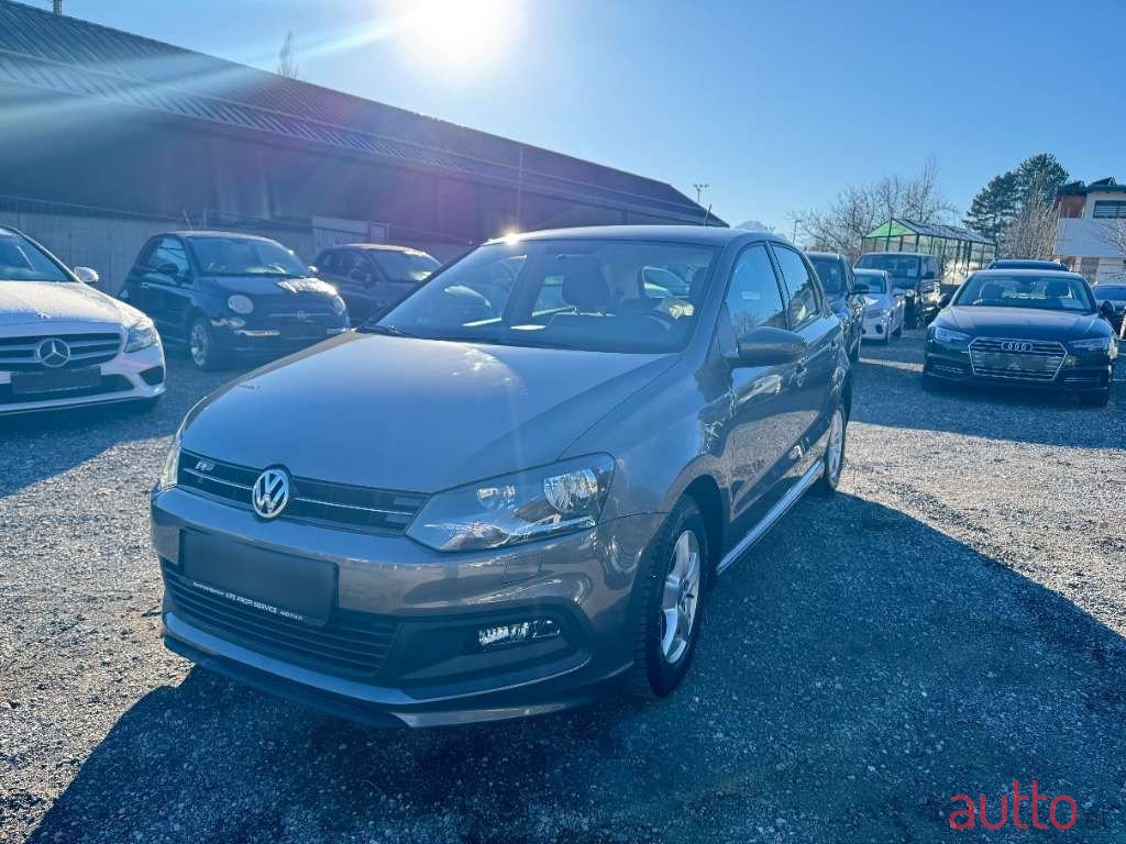 2013' Volkswagen Polo photo #3