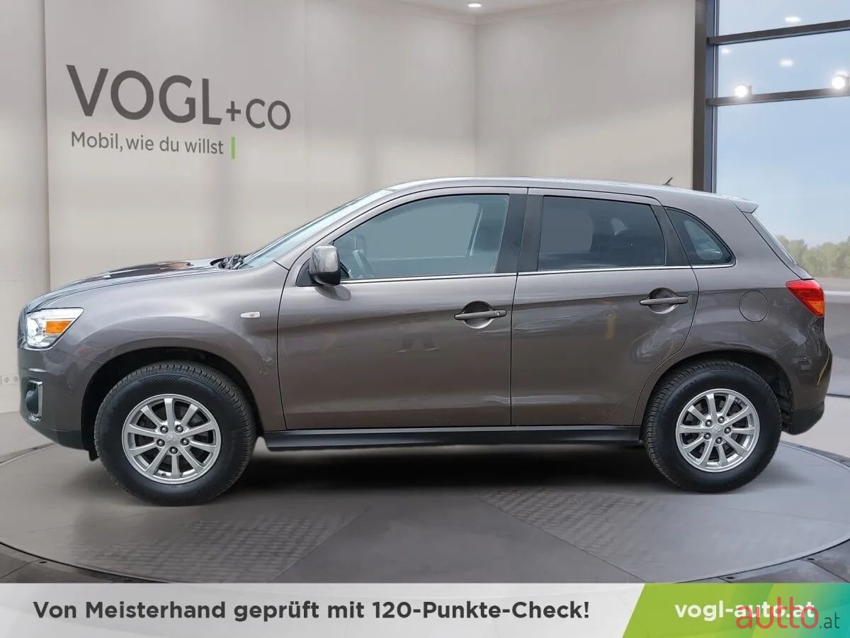 2016' Mitsubishi ASX photo #2
