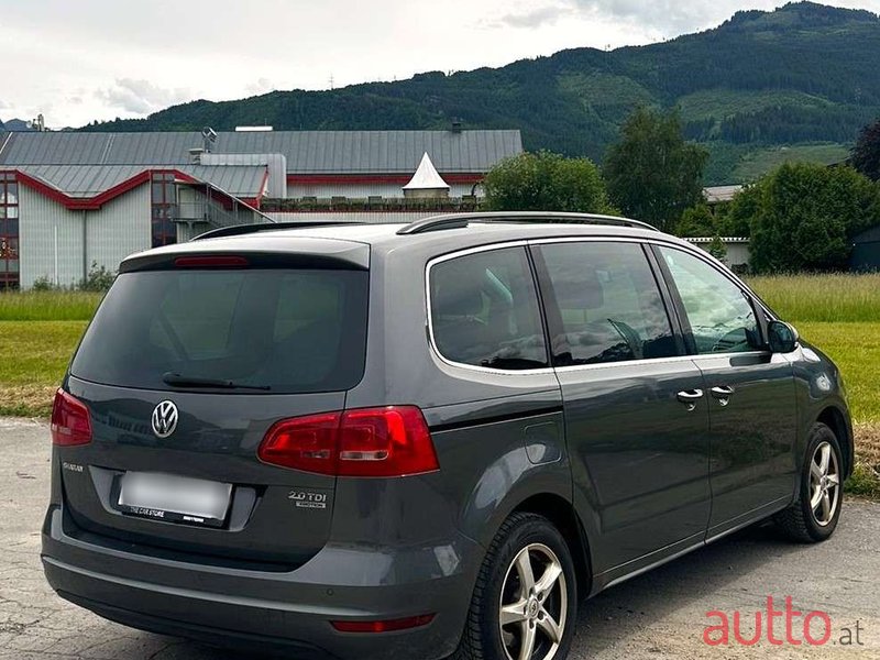 2011' Volkswagen Sharan photo #6