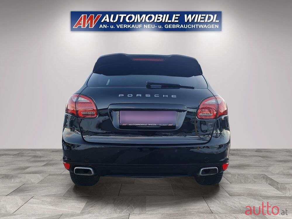 2012' Porsche Cayenne photo #6