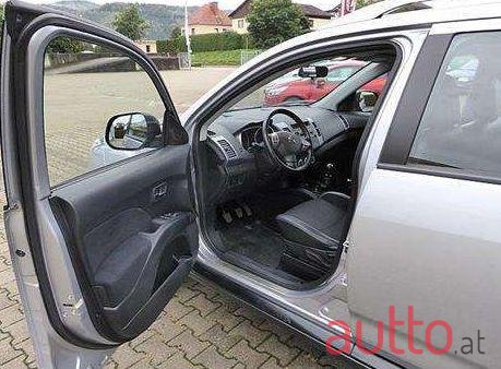 2008' Citroen C-Crosser photo #2