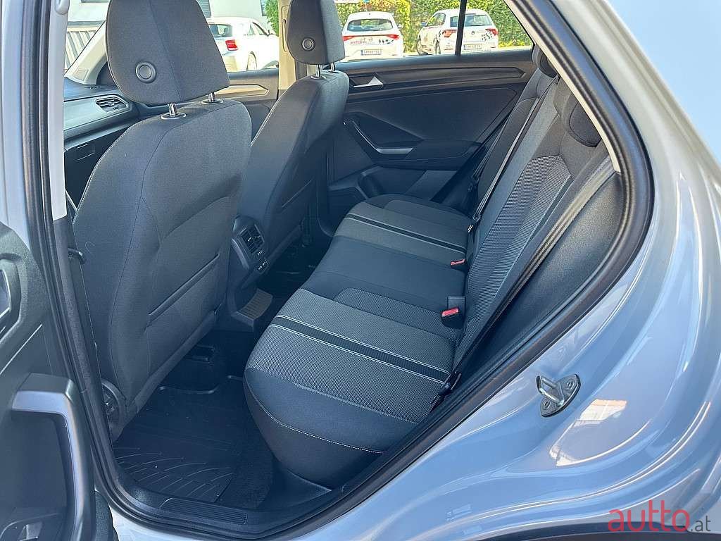 2021' Volkswagen T-Roc photo #5