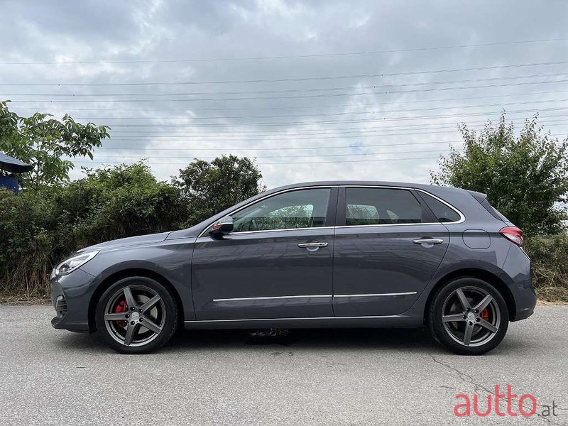 2020' Hyundai i30 photo #5