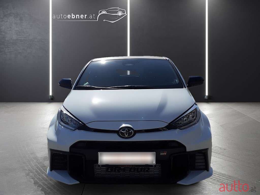 2024' Toyota Yaris photo #2