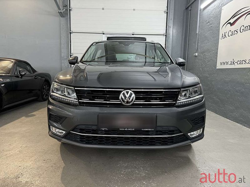 2016' Volkswagen Tiguan photo #3