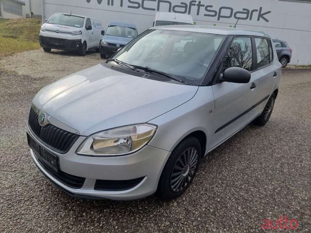 2013' Skoda Fabia photo #2