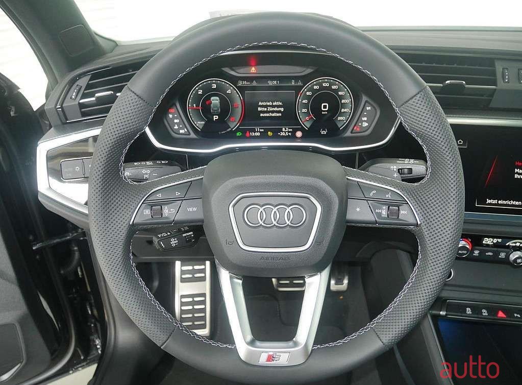 2023' Audi Q3 photo #4