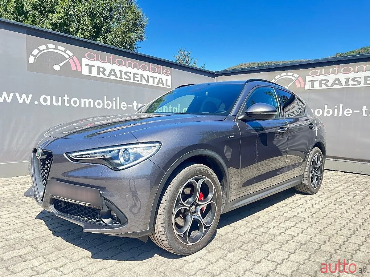 2022' Alfa Romeo Stelvio photo #1