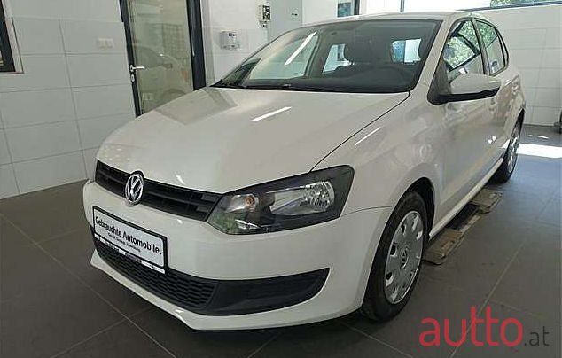 2012' Volkswagen Polo photo #1