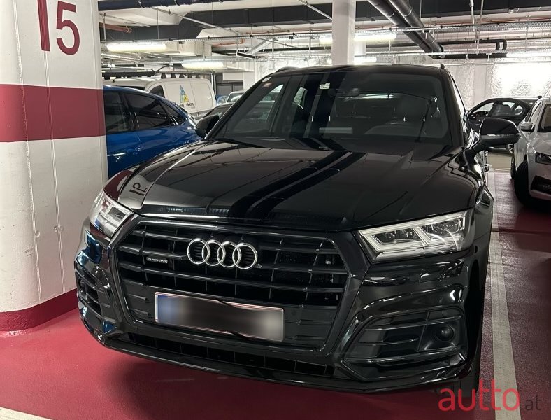 2019' Audi SQ5 photo #5