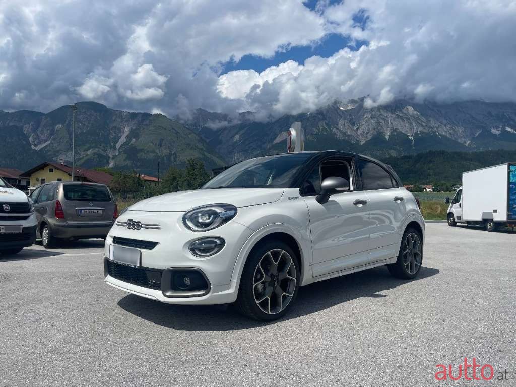 2022' Fiat 500X photo #2