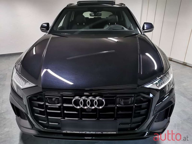 2020' Audi Q8 photo #5