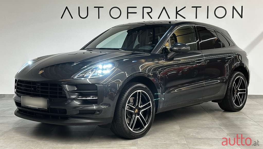 2021' Porsche Macan photo #1