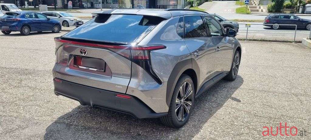 2023' Toyota bZ4X photo #6