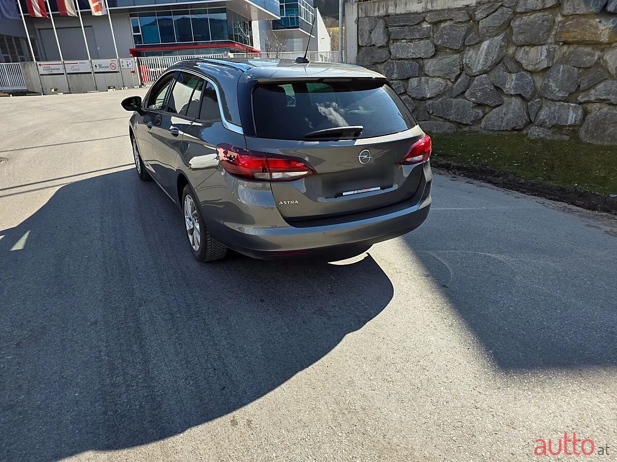 2022' Opel Astra photo #5