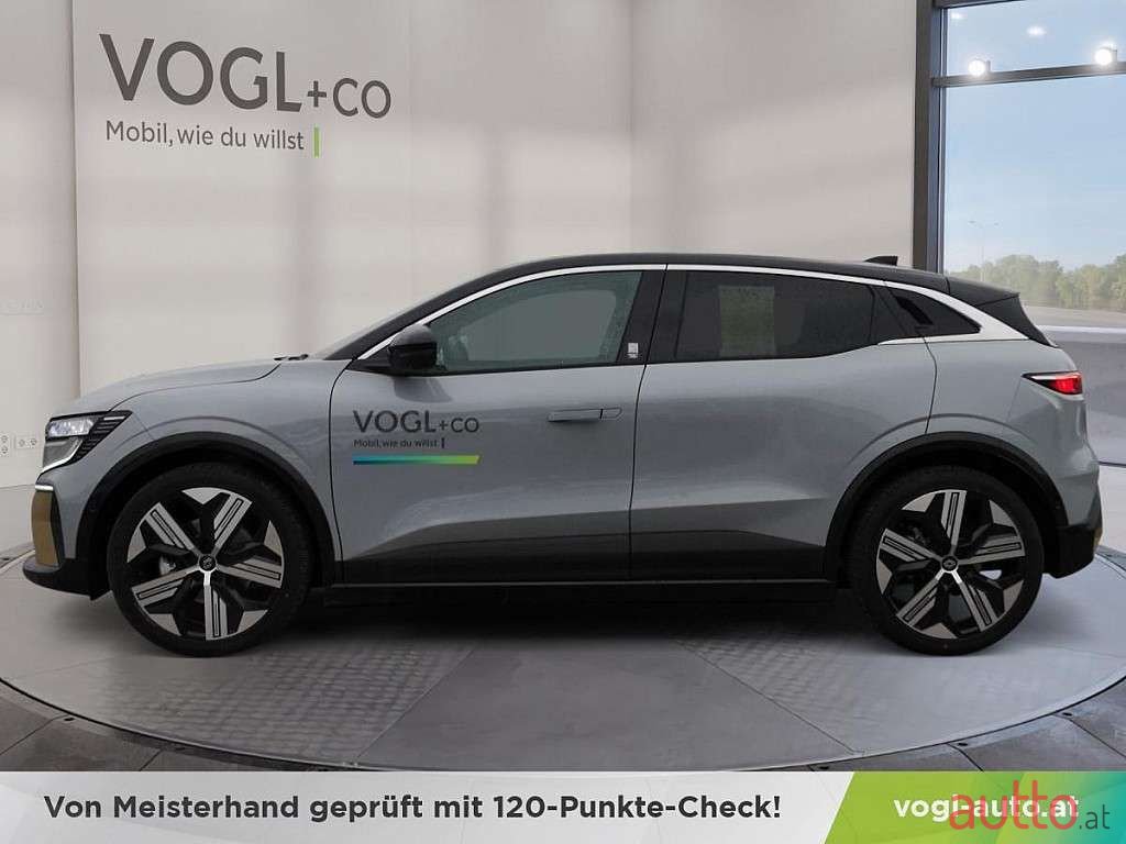 2023' Renault Megane photo #2