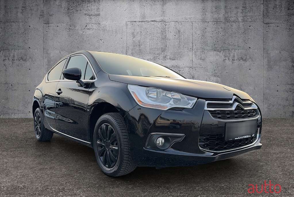 2011' Citroen DS4 photo #1