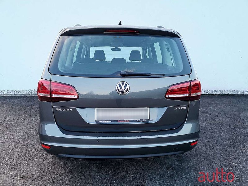 2017' Volkswagen Sharan photo #6