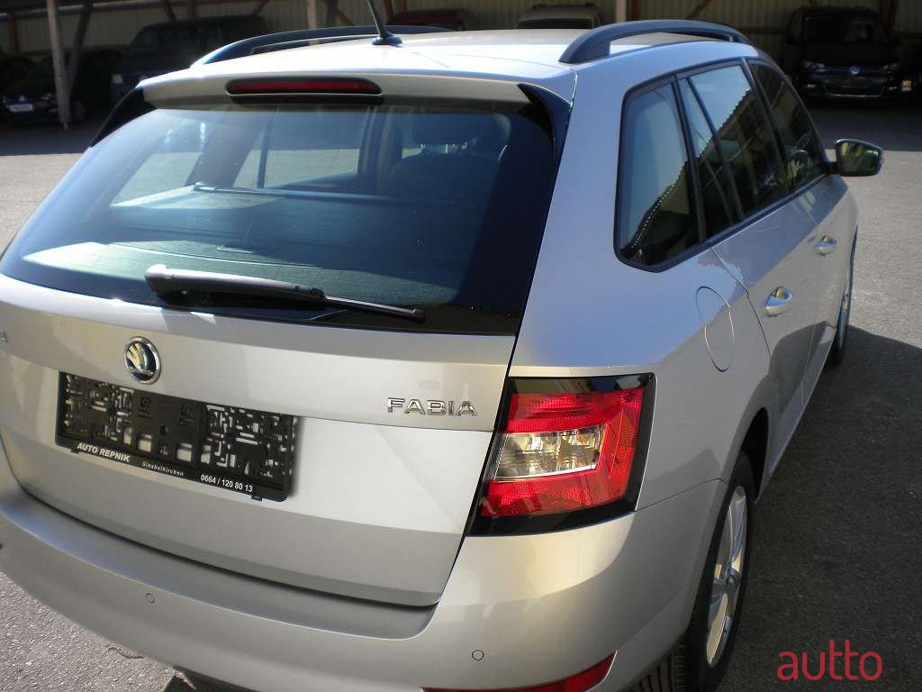 2020' Skoda Fabia photo #5
