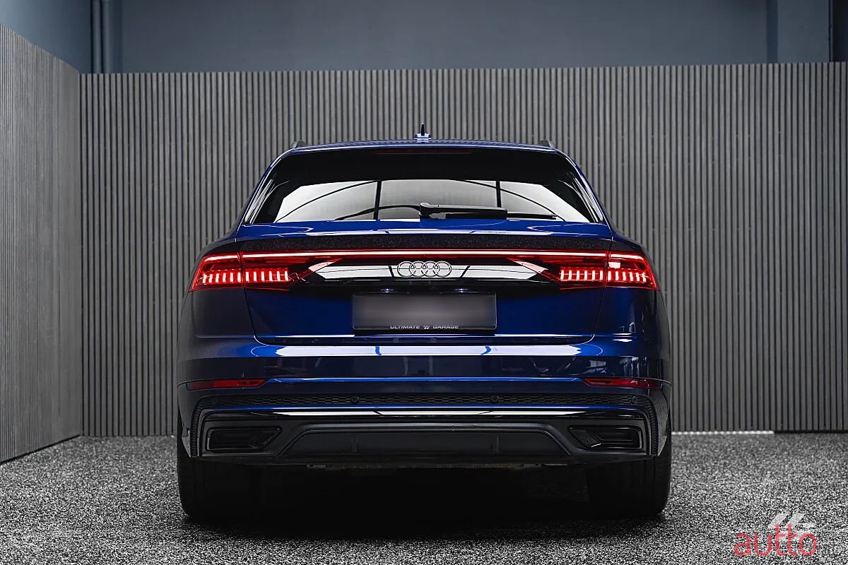 2020' Audi Q8 photo #6