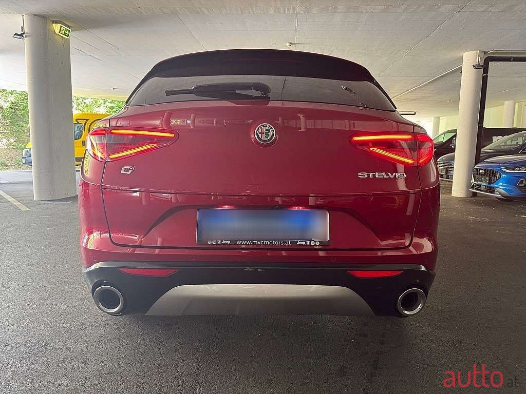 2022' Alfa Romeo Stelvio photo #6