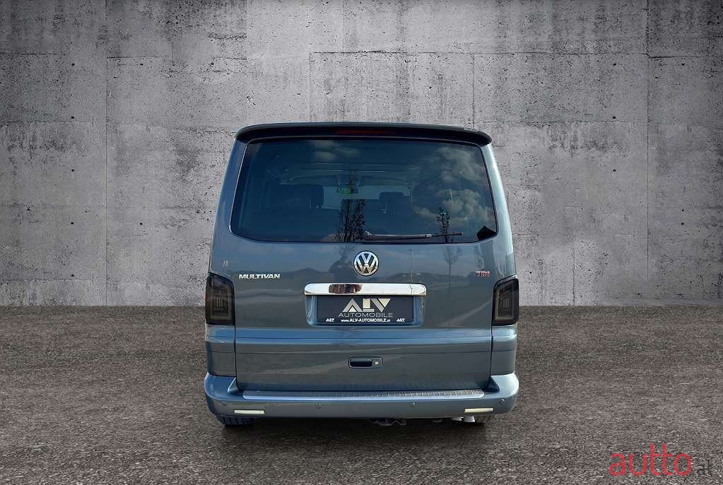 2007' Volkswagen Multivan photo #6