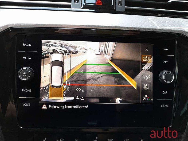 2022' Volkswagen Passat photo #3