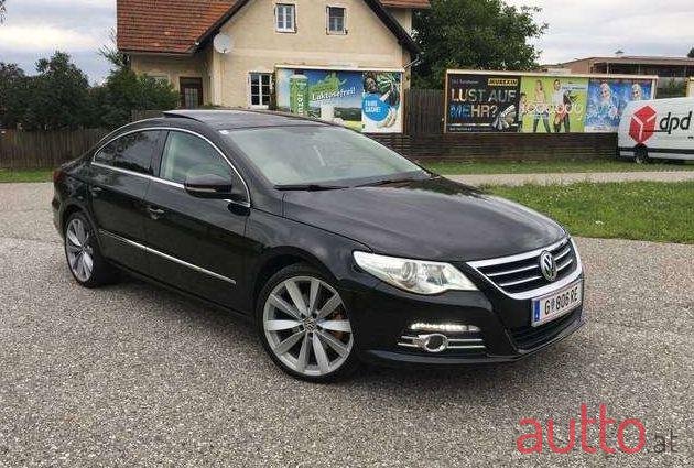 2010' Volkswagen Passat photo #2