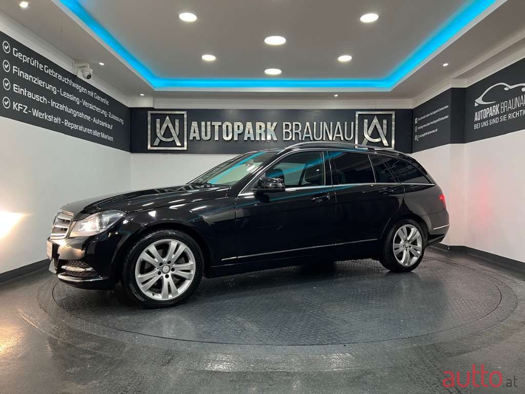 2013' Mercedes-Benz C-Klasse photo #2