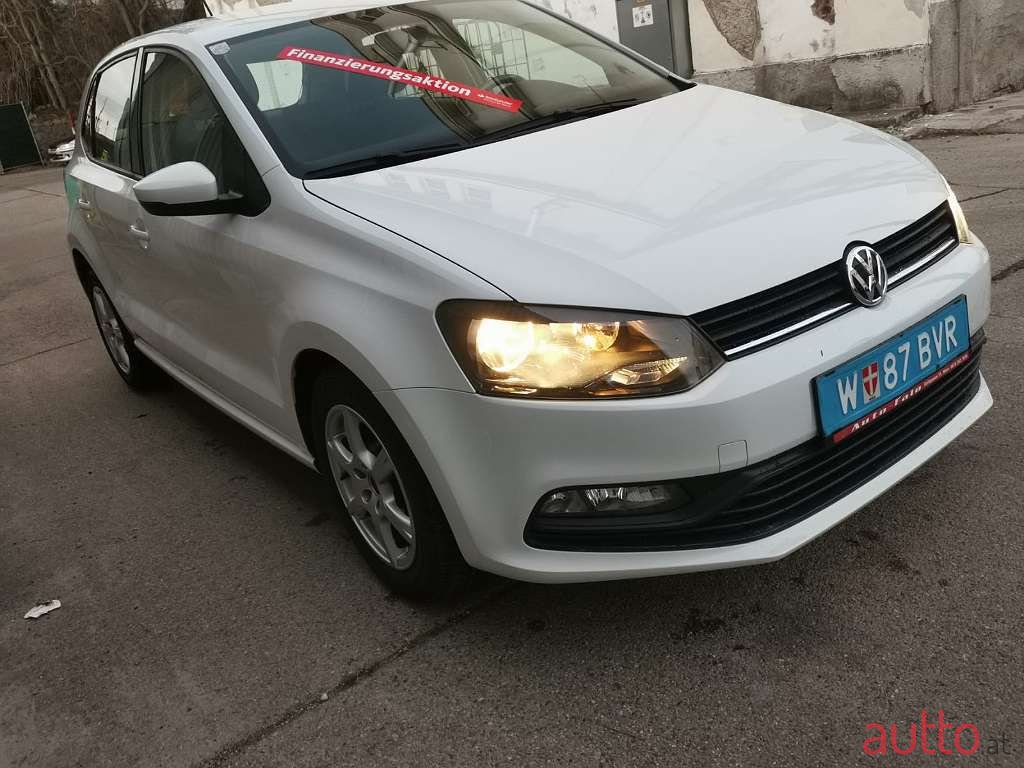 2017' Volkswagen Polo photo #6