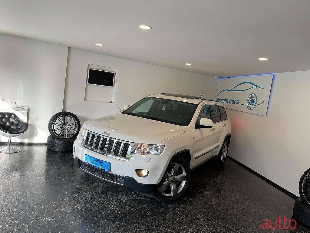 2011' Jeep Grand Cherokee photo #1