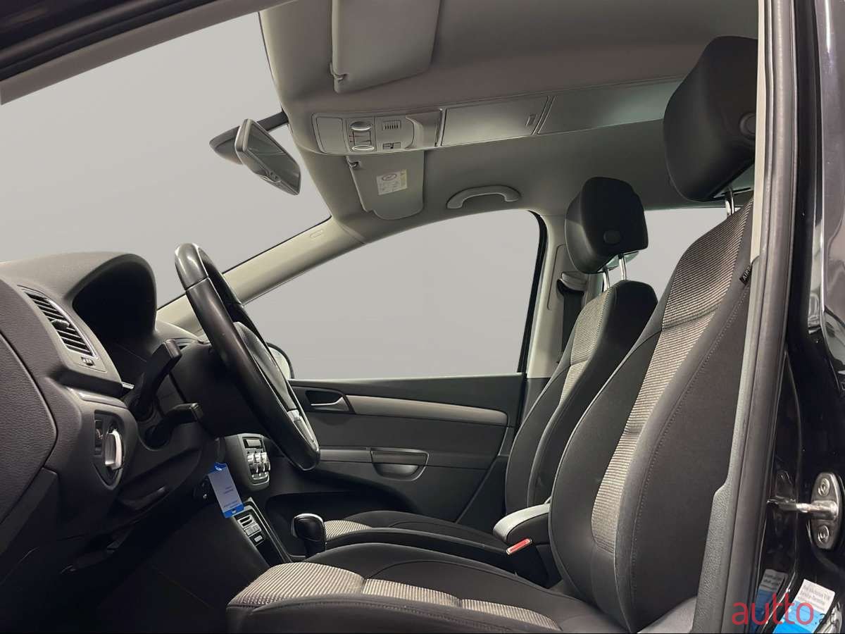 2015' Volkswagen Sharan photo #6