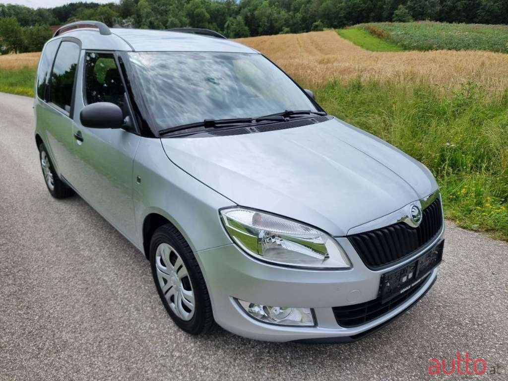 2015' Skoda Roomster photo #3
